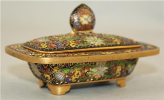 A Chinese cloisonne enamel and gilt copper dish and cover, early 20th century, 10.7cm long